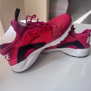 Nike Kids Sneakers - Red & Black